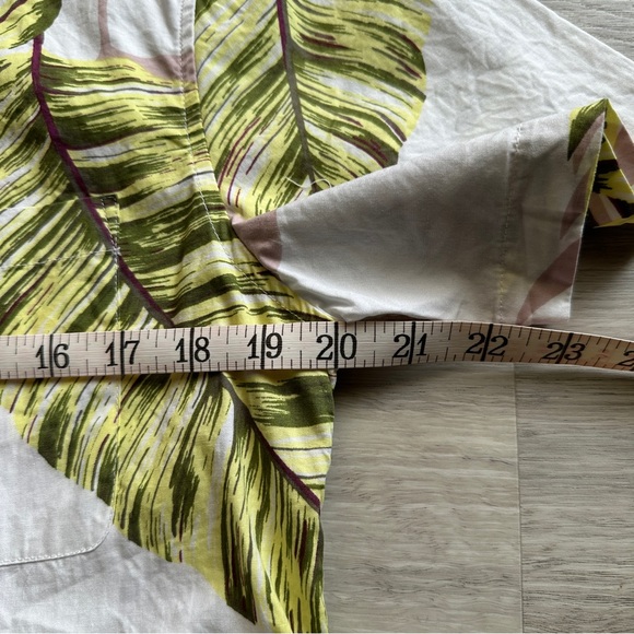 Men's 28 Palms White Floral Short Sleeve Button Up Size Small - Picture 7 of 8